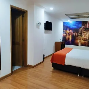 Breton Hill Parque 93 Hotel