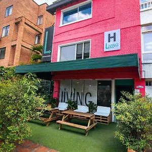 https://living-hostal.colombiamedellinhotels.com